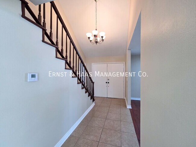 Building Photo - 926 E Bastanchury Rd