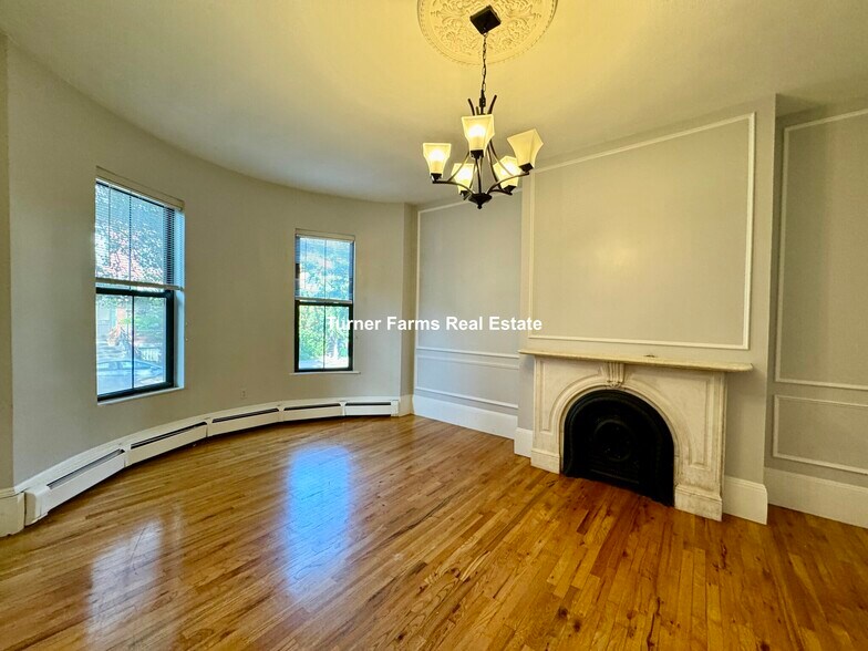 Building Photo - 101 Brookline St