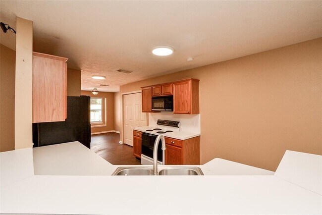 Building Photo - 22823 Williamschase Dr