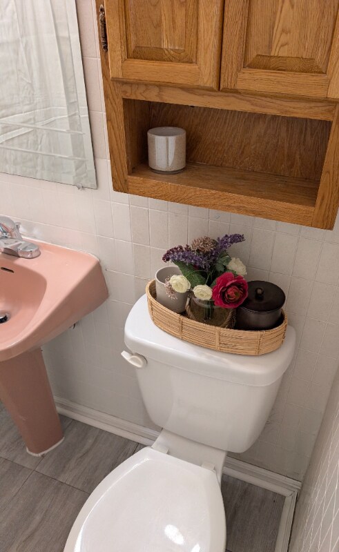 Building Photo - 860 Navaho Ave