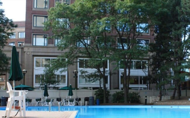 Building Photo - 65 E India Row