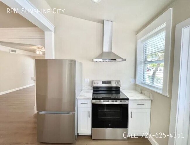 Building Photo - 7700 Boca Ciega Dr