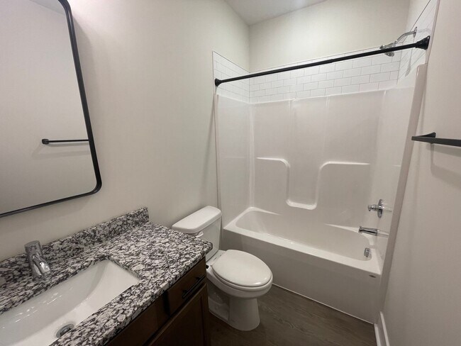 Building Photo - 960 W Long Path Ct
