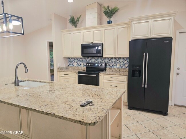 Building Photo - 603 Diamonte Cir