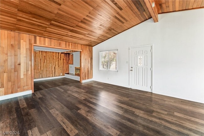 Building Photo - 1828 Hassett Ave