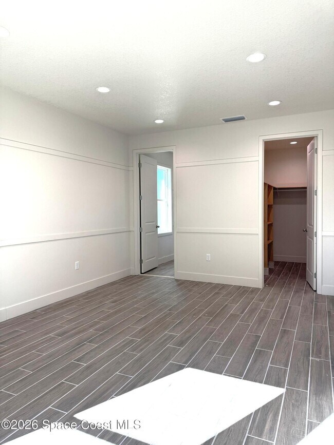 Building Photo - 2821 Edington Dr