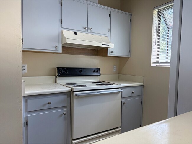 Building Photo - 1502 Belmont Trace