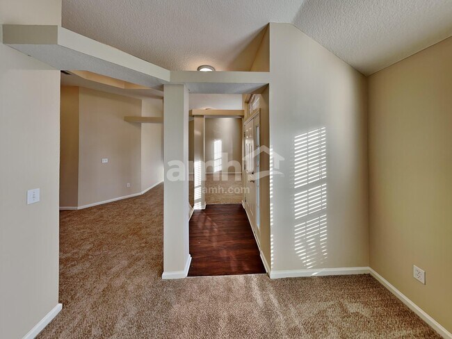 Building Photo - 1943 Wages Way S