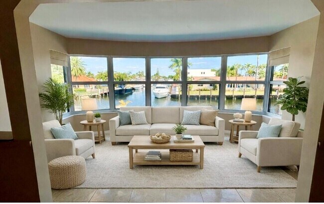 Building Photo - 3111 NE 51st St