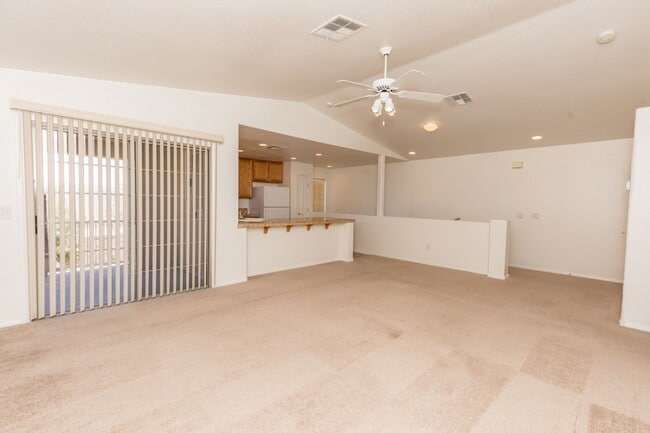 Building Photo - Available! 2 Bedroom Townhome inside Pacif...