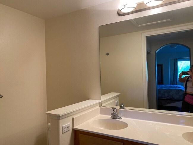 Building Photo - Ali'i Cove Turnkey 2 Bedroom 2 Bathroom wi...