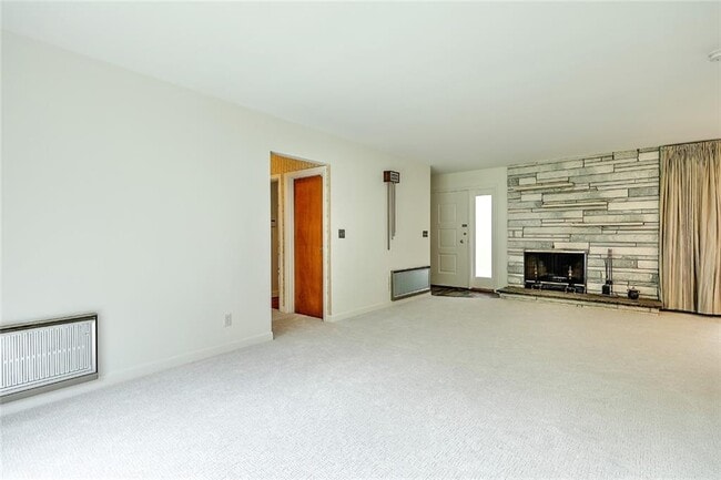 Building Photo - 5 Appian Way