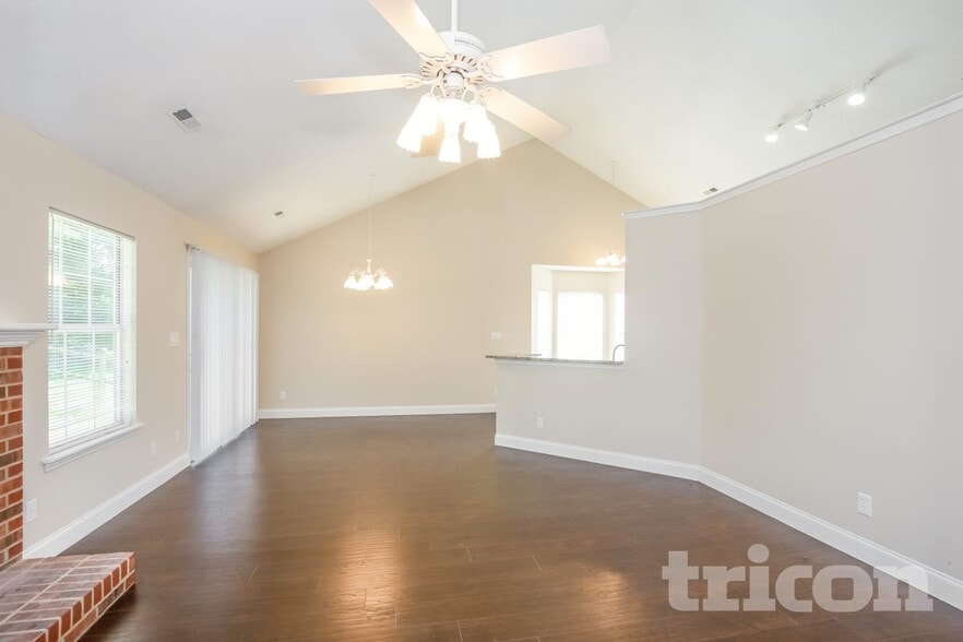 Building Photo - 3226 Twin Falls Ln