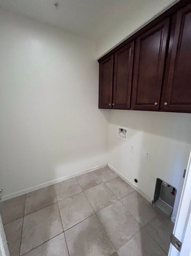 Building Photo - BEAUTIFUL FOUR BEDROOM HOME IN WESTPARK!!