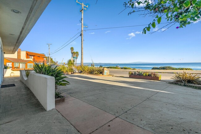 Building Photo - Stunning Home | Coastal Living | Ocean Views