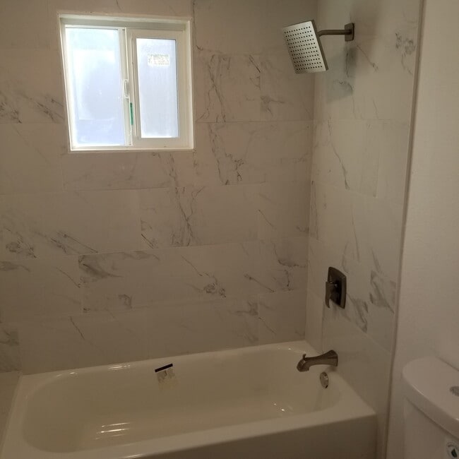 Building Photo - 1032 W 103rd St