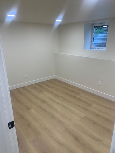 Building Photo - 375 E 800 S