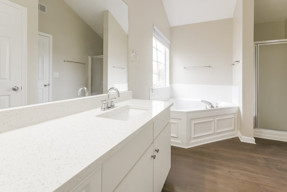 Building Photo - 985 Field View Dr