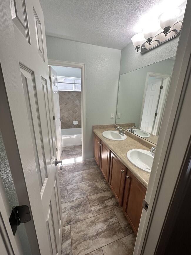 Building Photo - 8361 Briar Trace Way