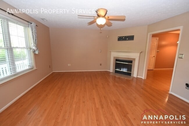 Building Photo - 714 Old Love Point Rd