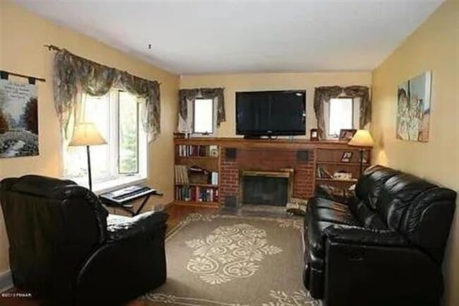 Building Photo - Fargo Homes