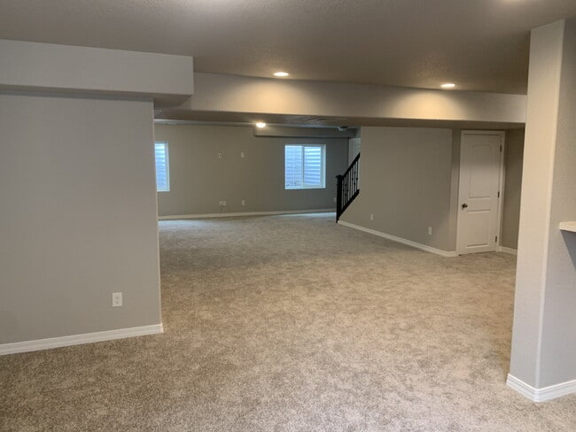 Building Photo - 5 bedroom 3 bath in Banning Lewis Ranch style home