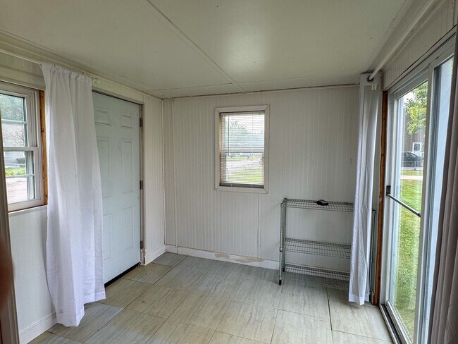 Building Photo - 1809 Geffert Dr