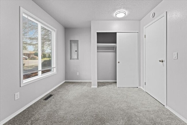 Building Photo - Newly Renovated 3BD/2BA Duplex w/ Garage & Fireplace - Beaverton Highland - $2,595/mo