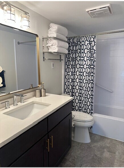 Building Photo - 4539 Exeter Ter