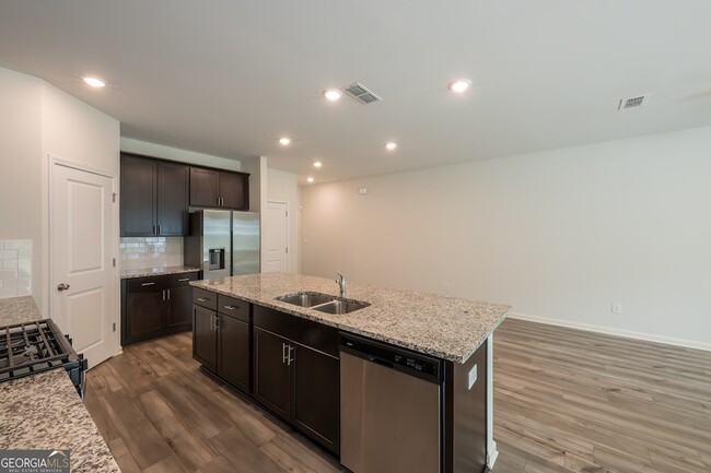 Building Photo - 1585 Villageside Ct