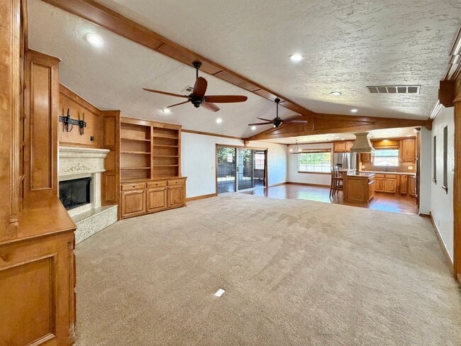 Building Photo - 6933 NW Eisenhower Dr