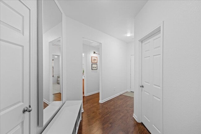 Building Photo - WORTHAM OAKS