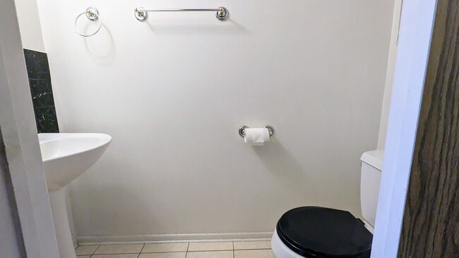 Building Photo - 791 Barnaby Pl