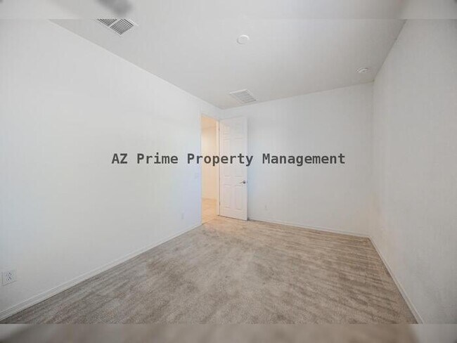 Building Photo - 3311 W Donner Dr