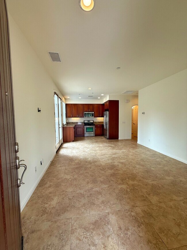 Building Photo - 1099 Buena Vista Way