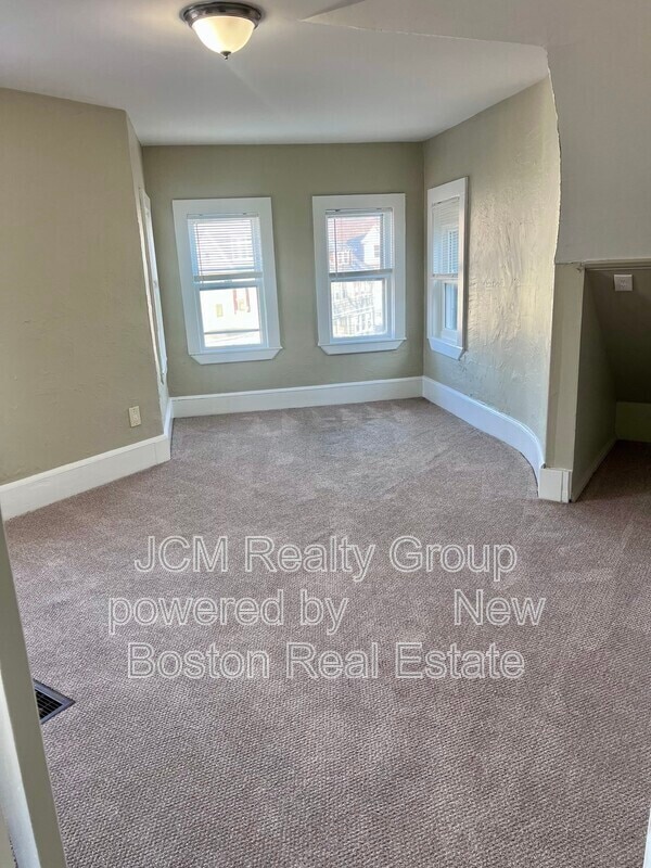 Building Photo - 40 Hurd St