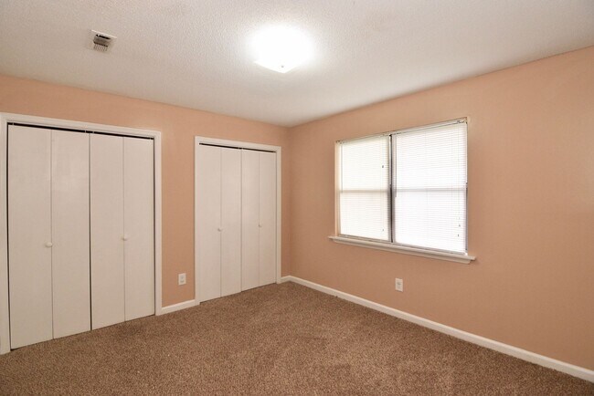 Building Photo - 4154 Arlington Rd