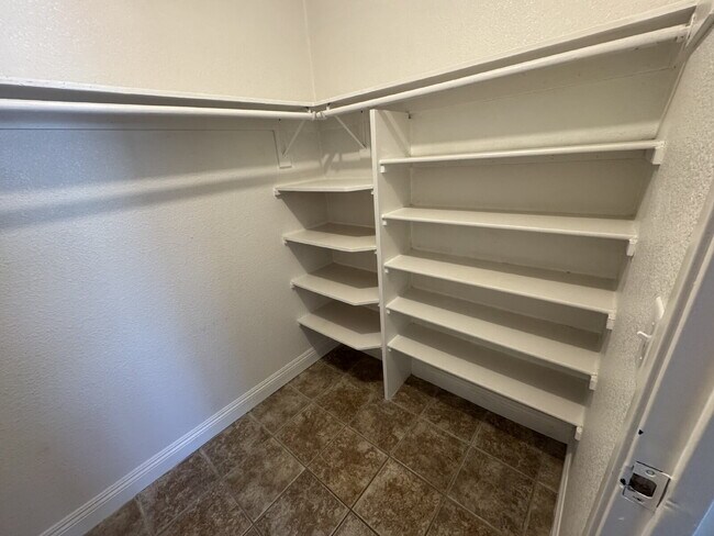 Building Photo - "Cozy 2-Bedroom Haven in North Las Vegas – 810 Sq Ft of Comfort on Harvard St!"