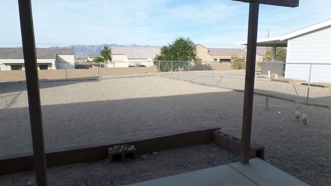 Building Photo - WINTER RENTAL -- 3 Bedroom 2 Bath Home
