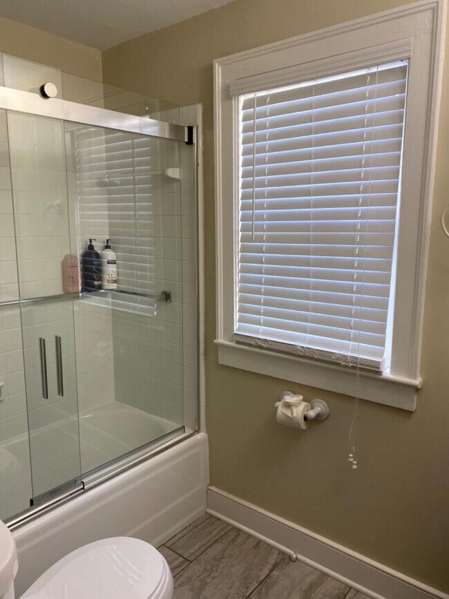 Building Photo - 318 Arcadia Park