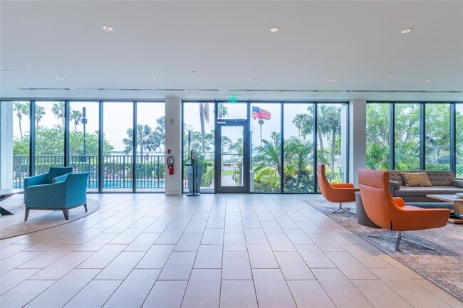 Building Photo - 770 S Palm Ave