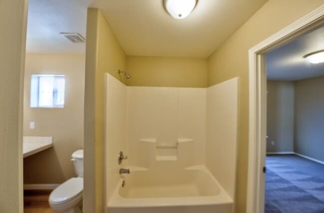 Building Photo - ARTS & CRAFTS GORGEOUS 2 STORY 3 BEDROOM + OFFICE 2.5 BATH. POOL, CLUBHOUSE, TENNIS INCLUDED!