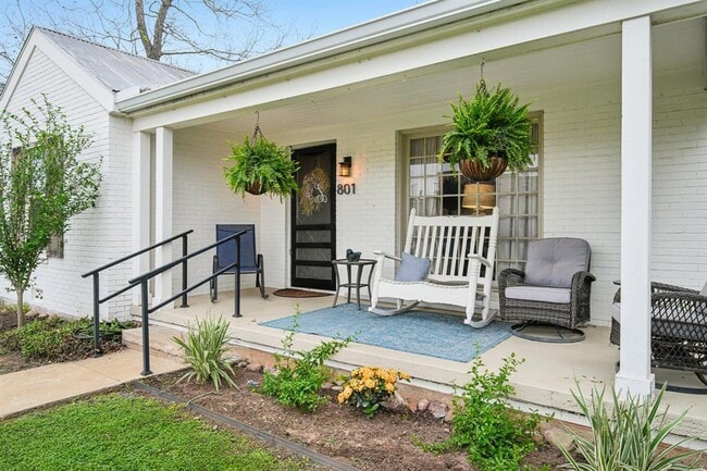 Building Photo - 801 Bishop St