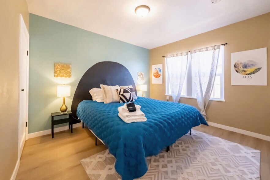 Building Photo - 170 E 100 N