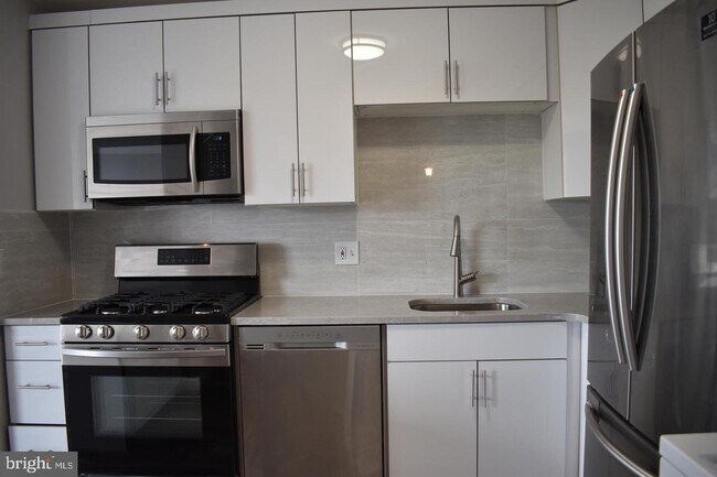 Building Photo - 7-1840-1807 Frontage Rd