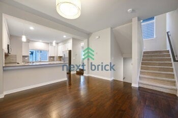 Building Photo - 4 BED & 3.5 BATH Townhouse FOR RENT
