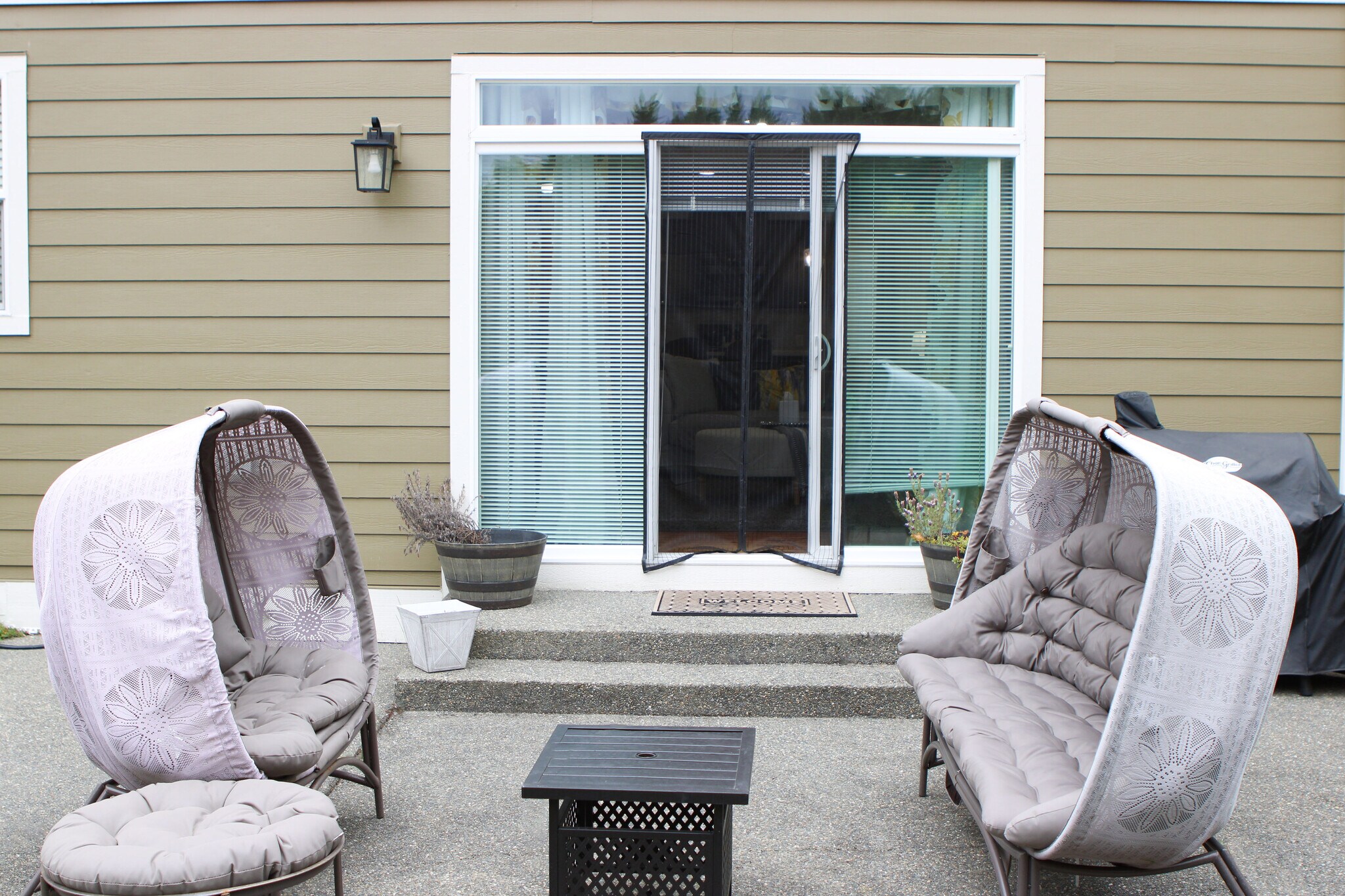 Building Photo - 7801 Rushmore Ave NE