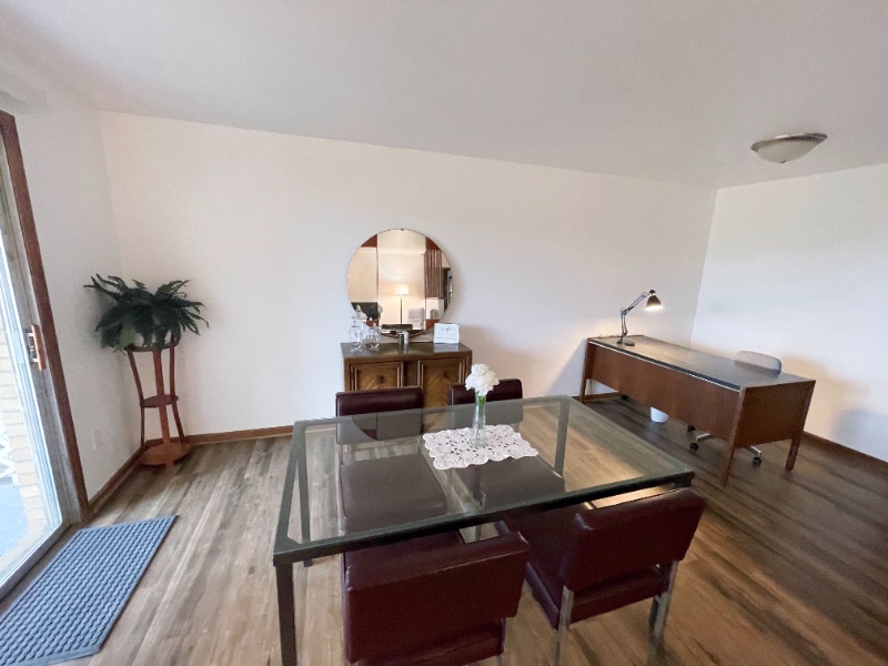 Building Photo - 2417 Quail Dr