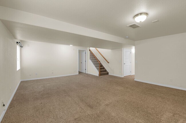 Building Photo - Ranch style home with 6 Bedrooms - 3 Bathrooms - 2 Car Garage - $2,650!