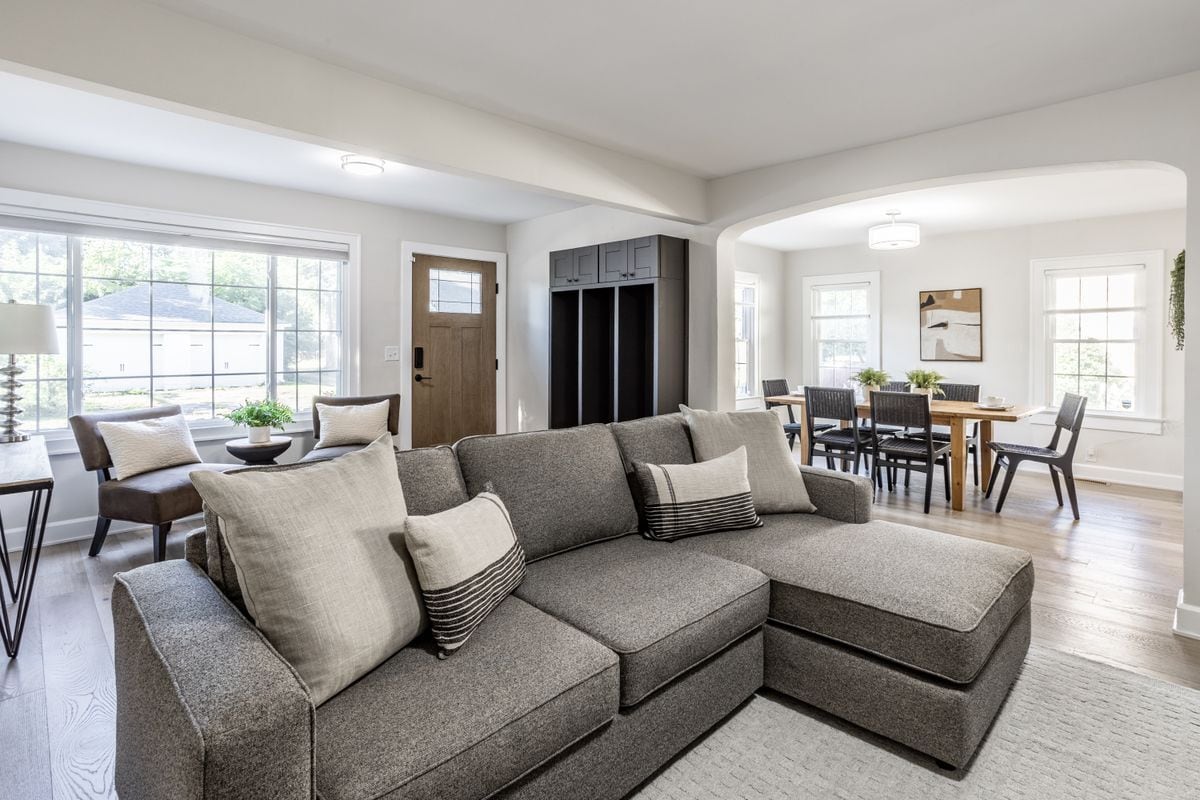 Building Photo - 818 E 50th St